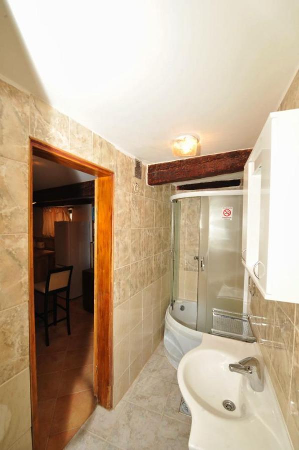 Apartments Monika Old Town Kotor Bagian luar foto