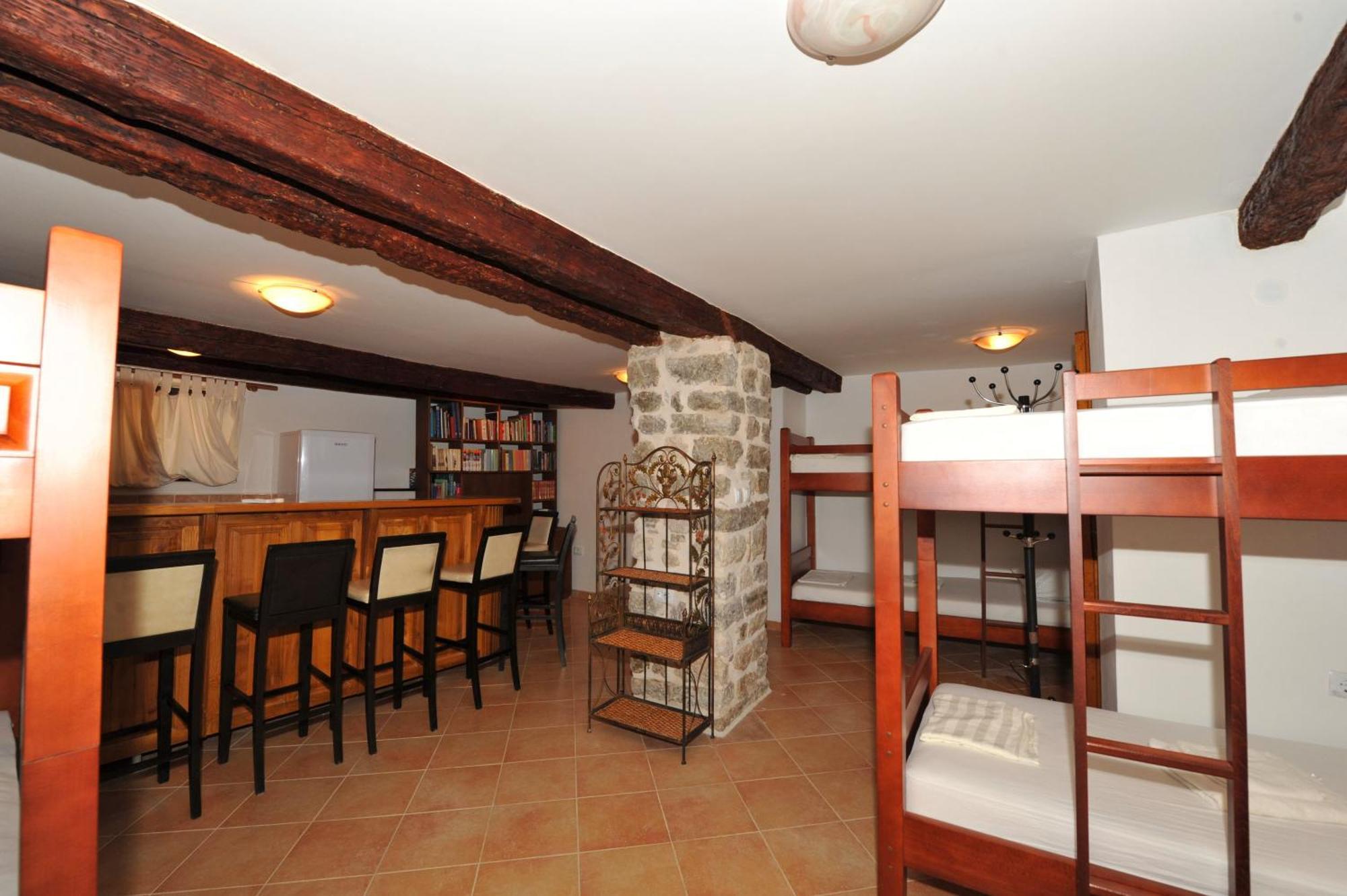 Apartments Monika Old Town Kotor Bagian luar foto